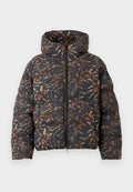 Daunenjacke mit Kapuze, schwarzer Stoff mit einem komplizierten Muster aus bunten Insekten, Reißverschluss und strukturiertem Steppdesign.