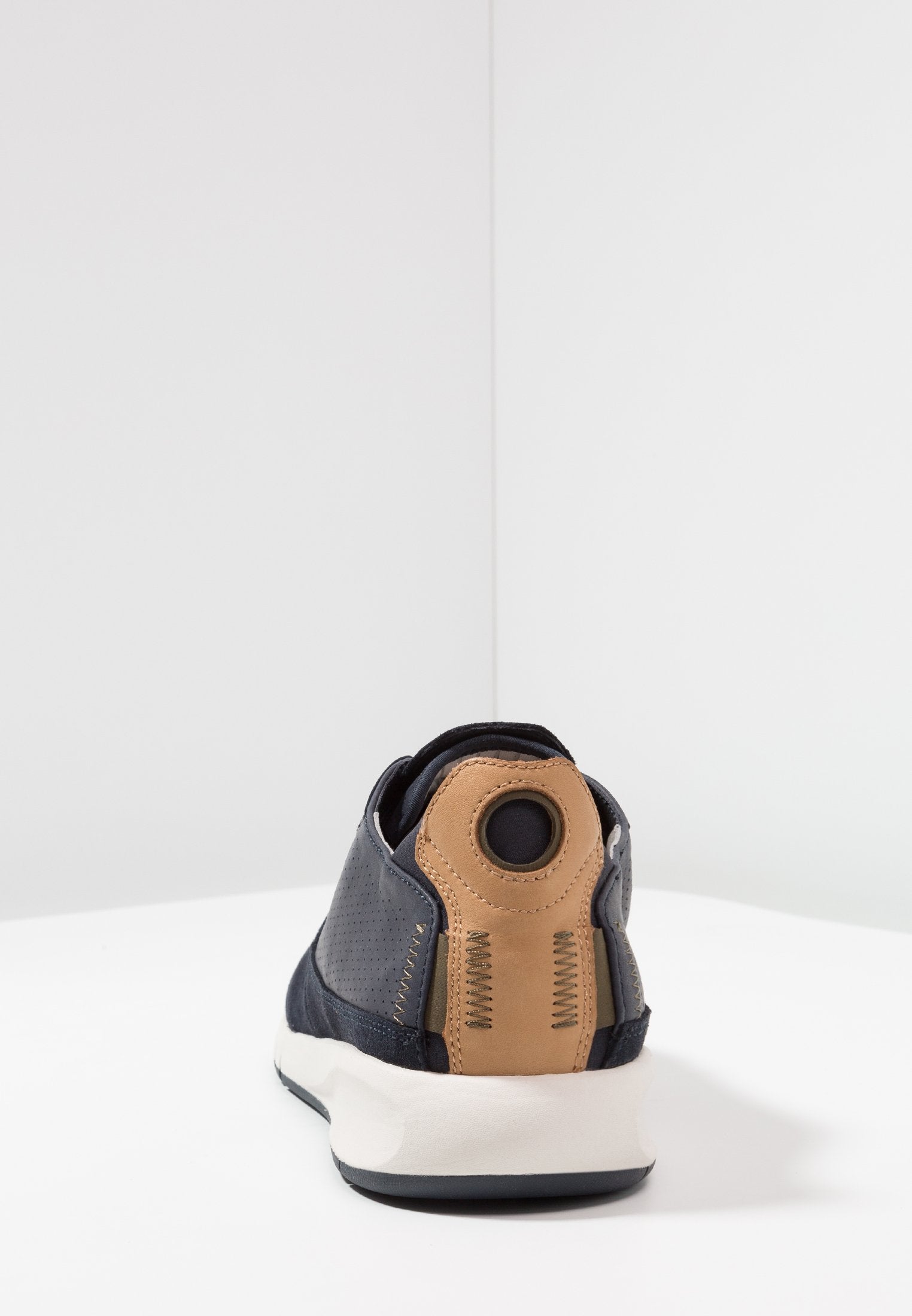 Geox AERANTIS