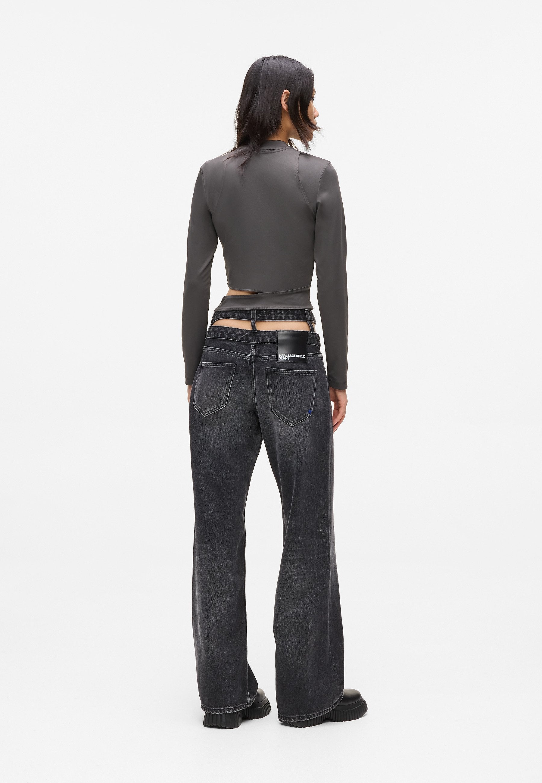 CUT-OUT WAIST RELAXED Media 4