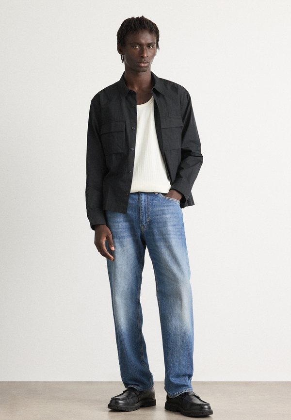 Calvin Klein RELAXED FIT