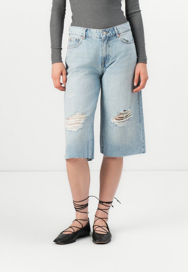 ONLY ONLCOBAIN LONG - Denim shorts - light blue denim