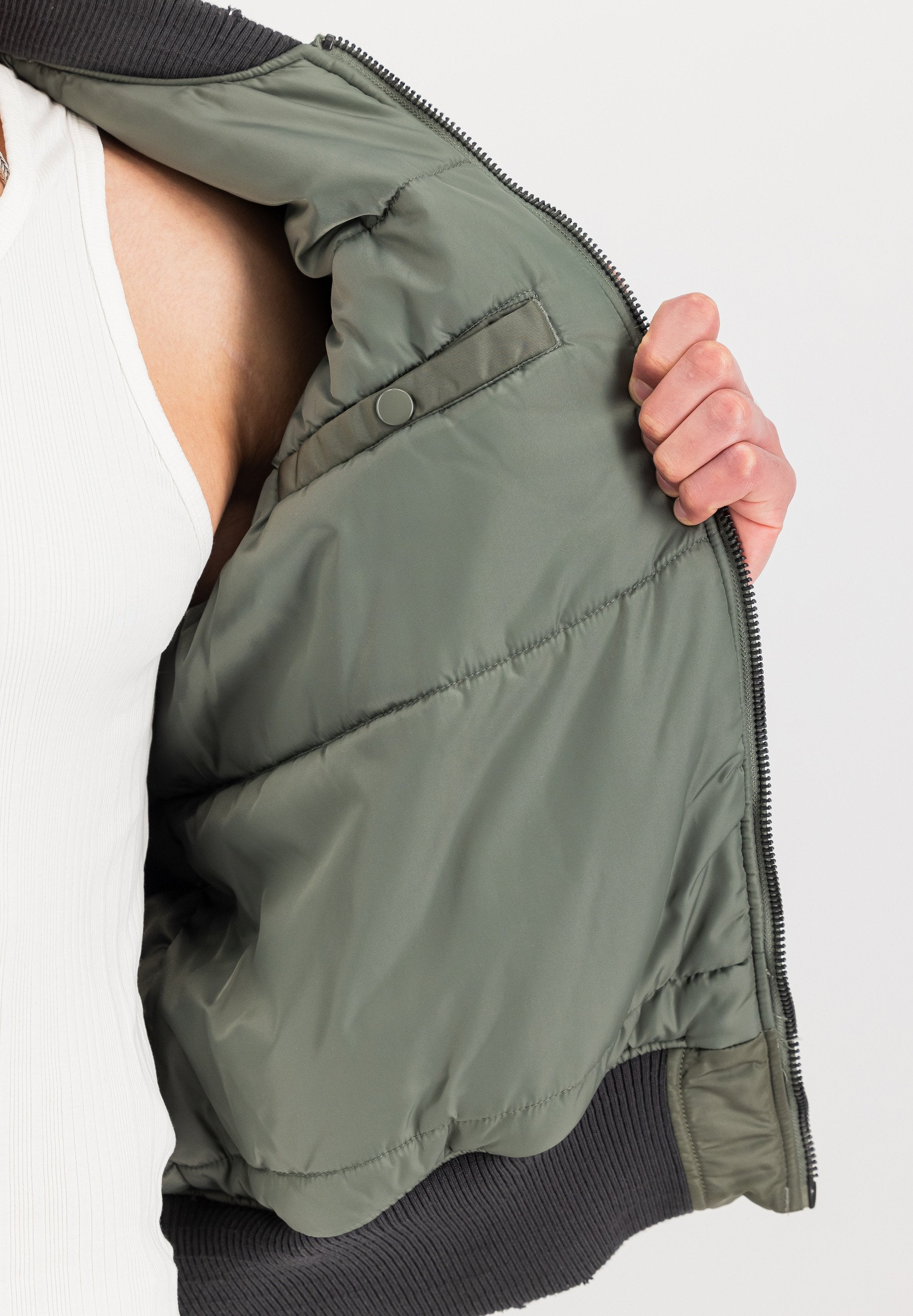 Alpha Industries DISTRESSED