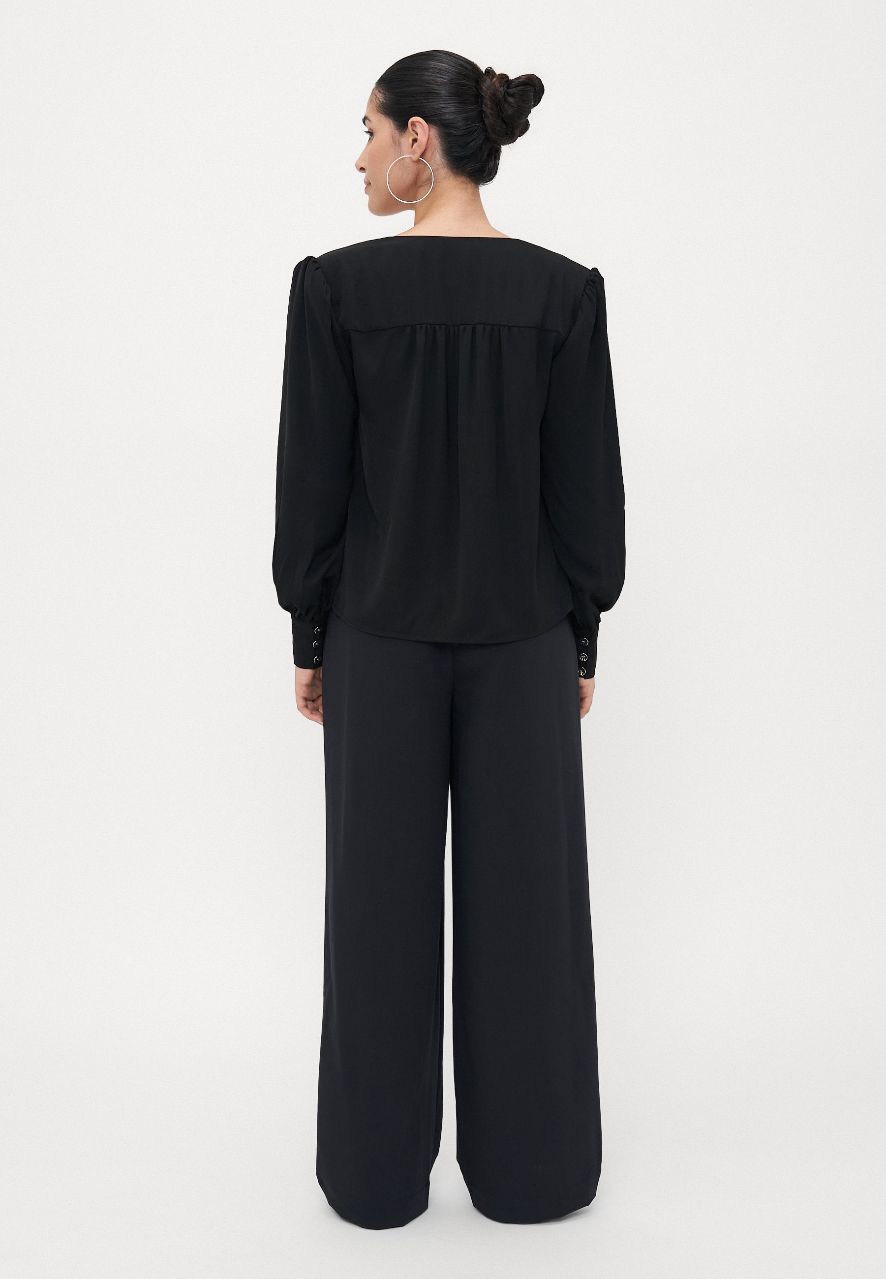ONLCATYTHALIA LIFE V NECK  Media 4