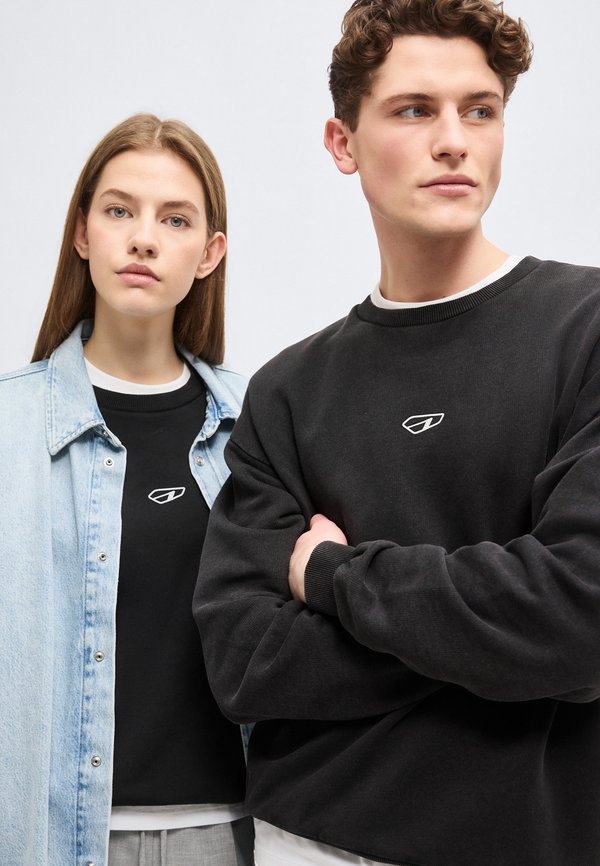 ARKK Copenhagen CORE BOXY CREW UNISEX