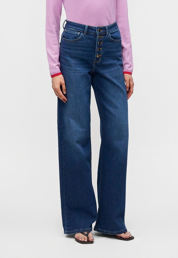 ONLY ONLMADISON BLUSH BUT WIDE  - Relaxed fit jeans - medium blue denim