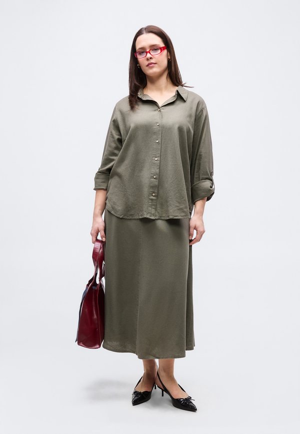 ONLY Carmakoma CARGOA STRAP SHIRT
