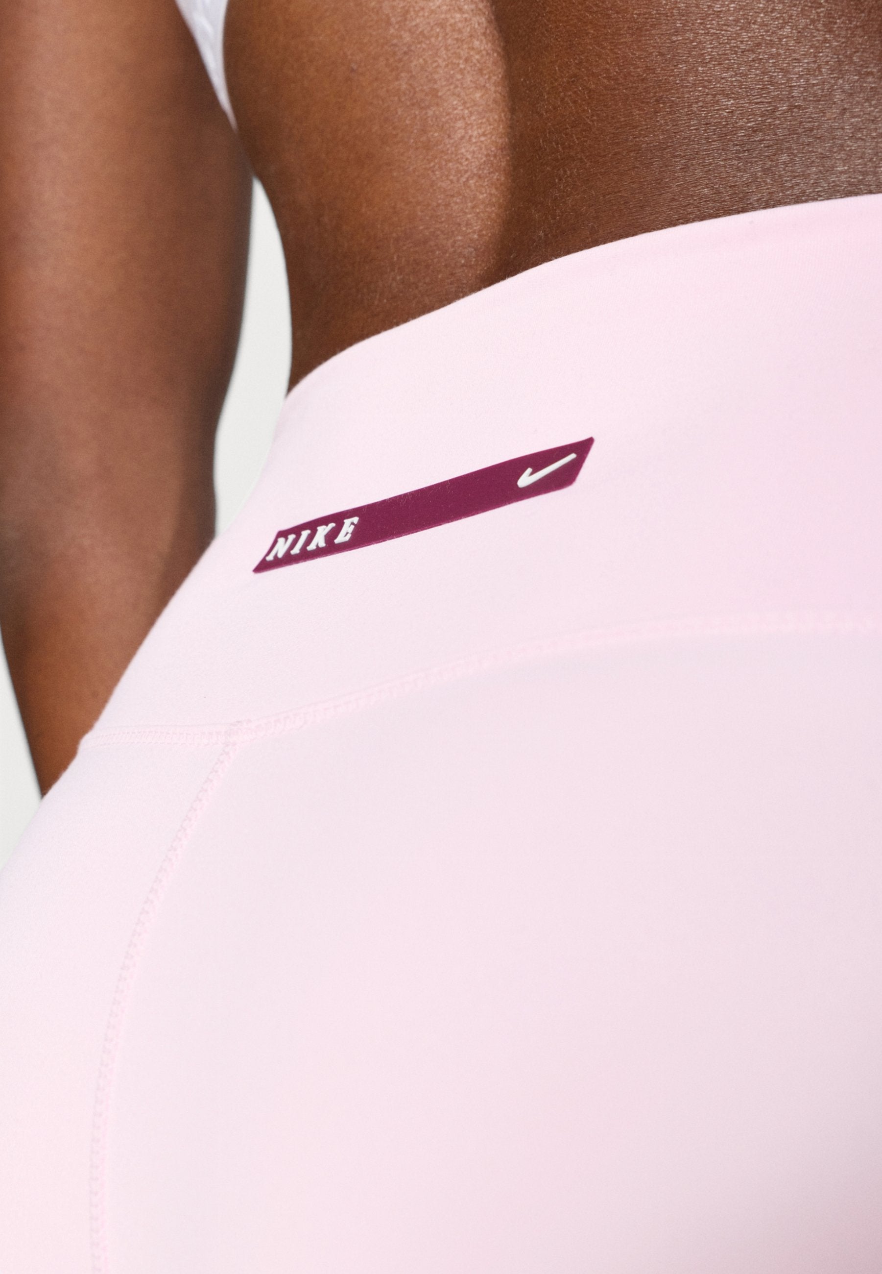 Nike Performance ONE