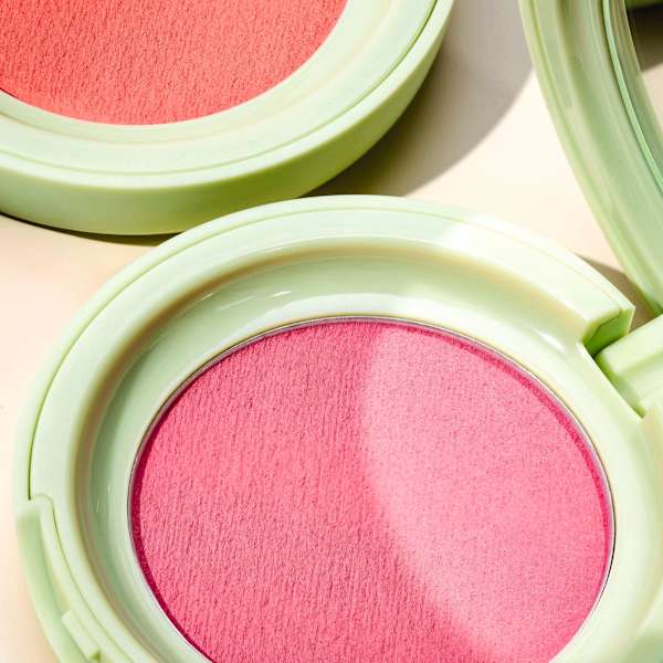Blush Cream Pistachio Cream Delight C02 Strawberries & Cream CATRICE