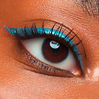 Eyeliner Space Glam Liquid Effect 030 Cosmic Chrome CATRICE