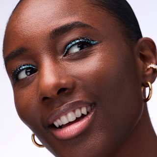 Eyeliner Space Glam Liquid Effect 030 Cosmic Chrome CATRICE