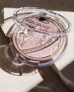 Highlighter More Than Glow 020 Supreme Rose Beam CATRICE