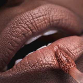 Lip Powder Cream Blur-Real 010 Teddy Hug CATRICE