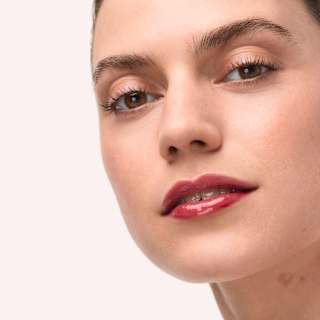 Lippenöl Colour Cushion Juicy 040 Crimson Crush CATRICE