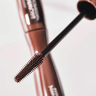 Mascara Glam & Doll Volume Brown Waterproof CATRICE