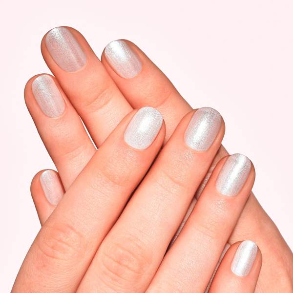 Nagellack Aura Glam 010 Glacier Glow CATRICE