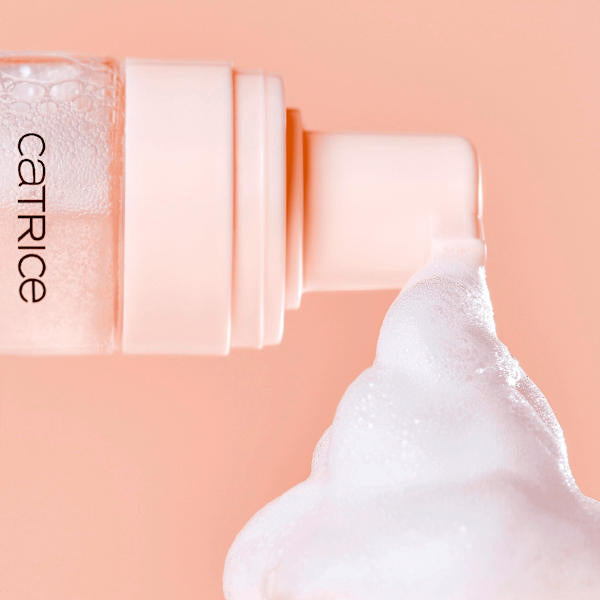 Primer Soft Glam Foam 010 Beyond The Cloud CATRICE