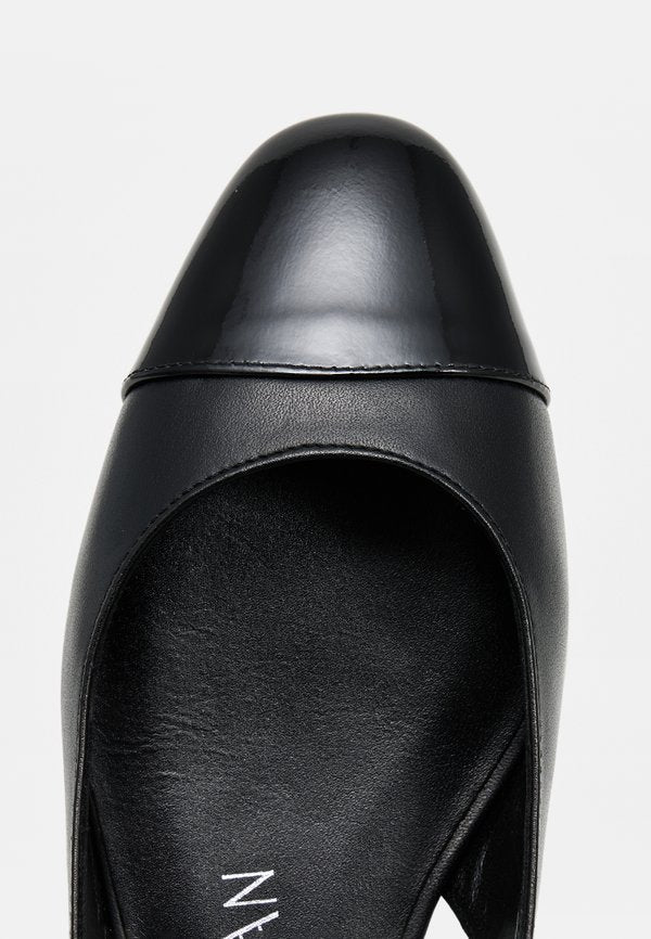Stuart Weitzman