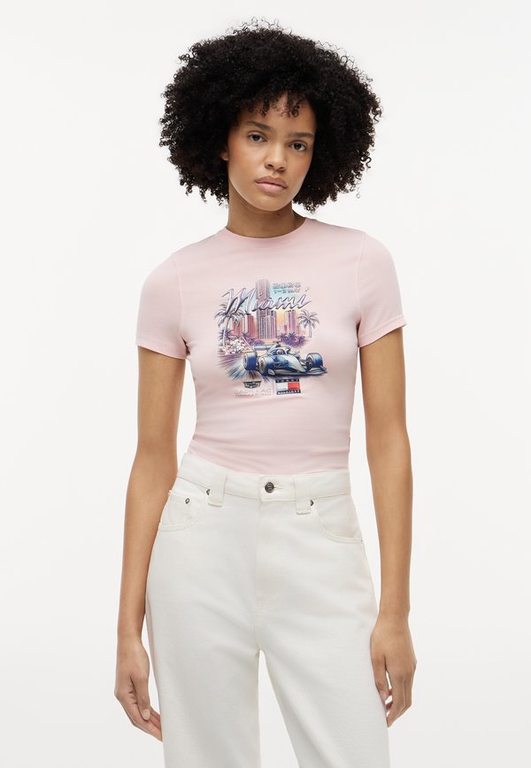 Tommy Hilfiger TH X CADILLAC FORMULA 1 TEAM BABY TEE MIAMI - Print T-shirt - pink