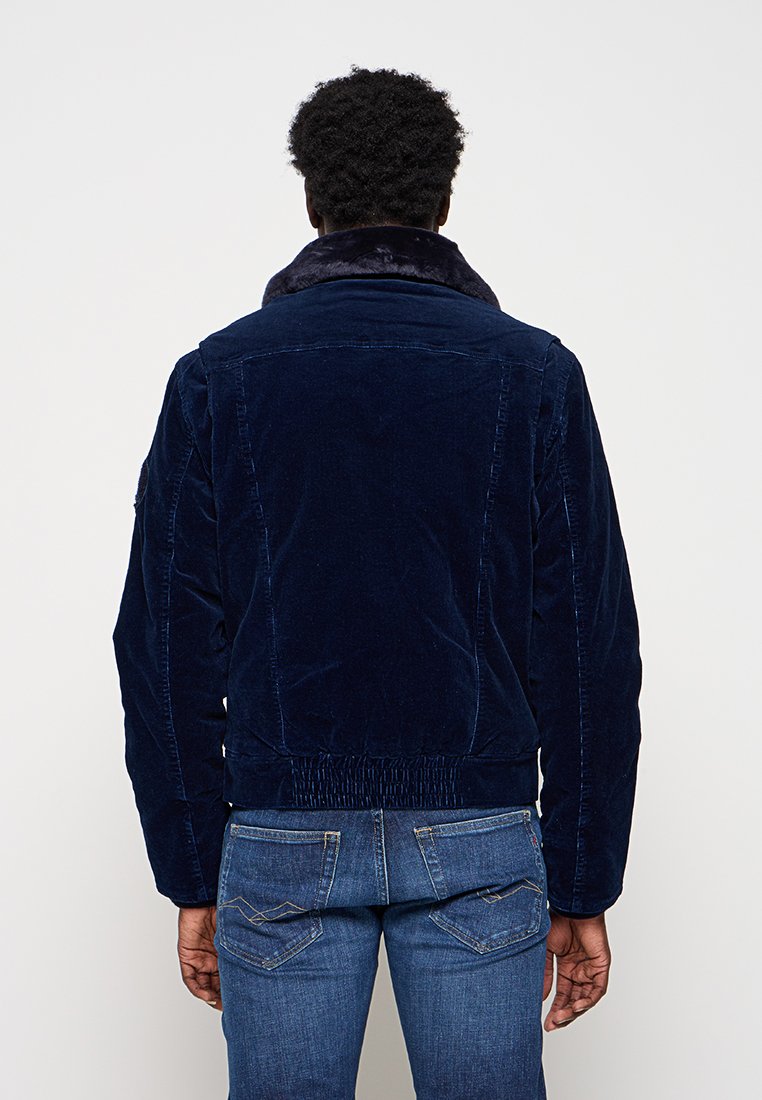 Wrangler AVIATOR