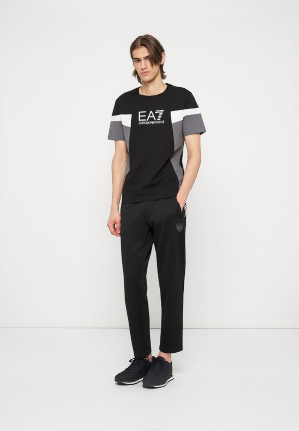 EA7 Emporio Armani