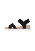 Schwarze Stoffsandalen mit einem verstellbaren Riemen und Schnalle, strukturiertem Sohle, mehrfarbigem gewebtem Detail auf dem Keil und weißer Außensohle.