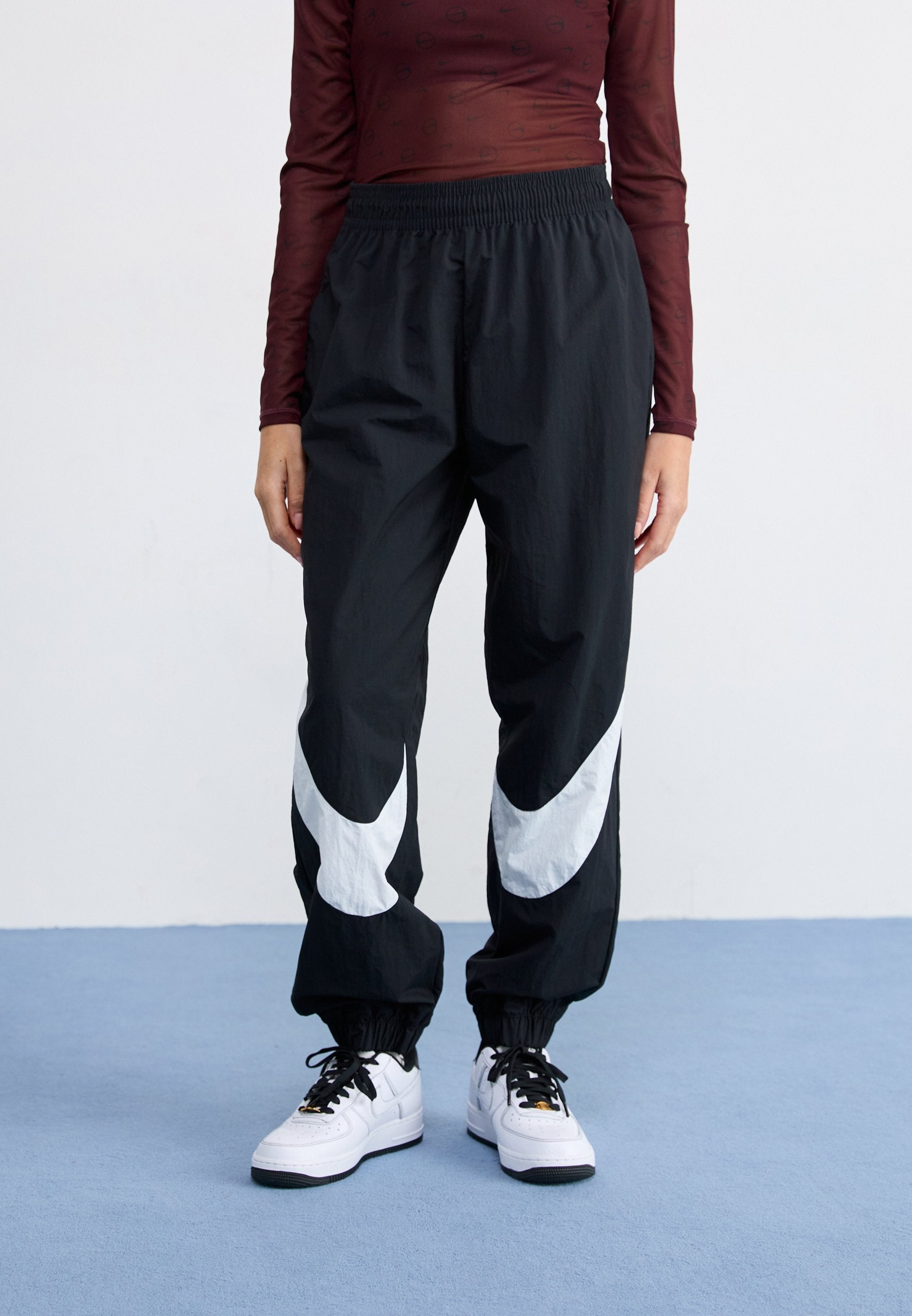 Nike Sportswear LOGO
