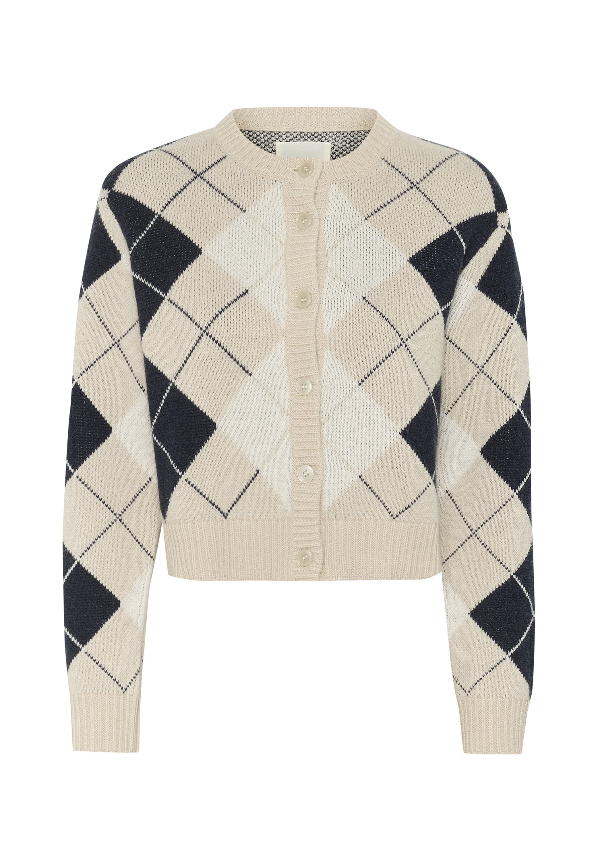 Strickjacke in Creme, Marineblau und Beige. Mit einem Argyle-Muster, rundem Ausschnitt und Knopfleiste vorne. Kürzere Passform.