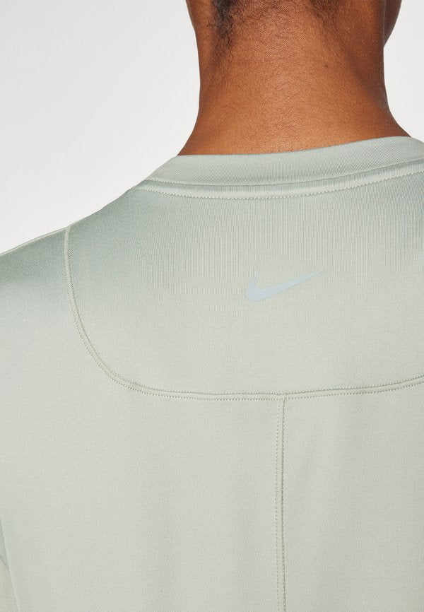 Nike Performance ONE