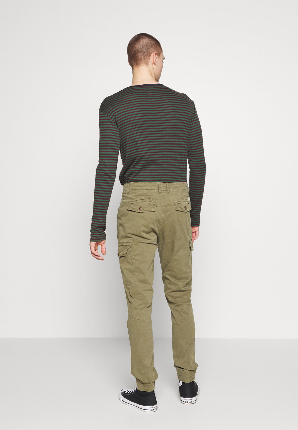 BHNAN REGULAR FIT SLIM LEG Media 4