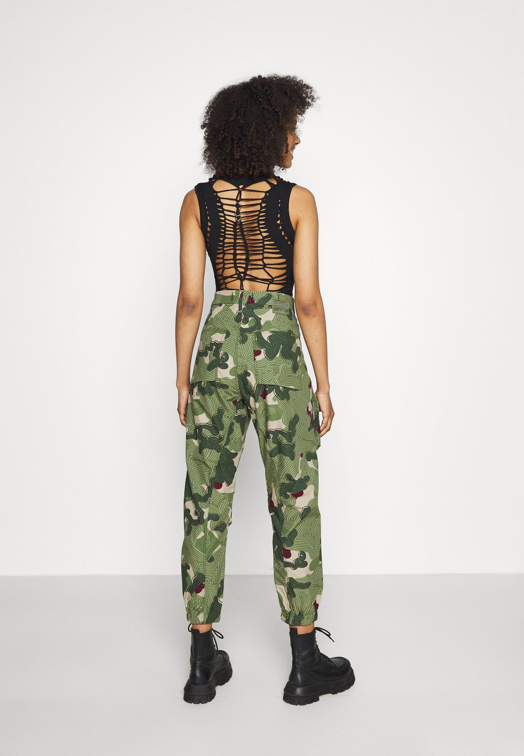 G-STAR TAPERED PATCH POCKET PANT
