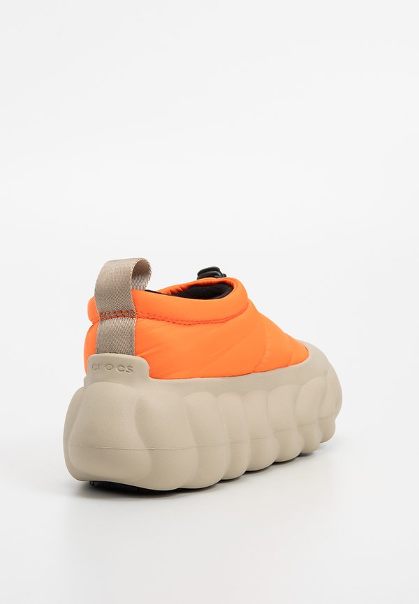 Crocs OVERPUFF SHORTY