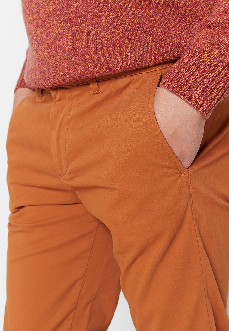 United Colors of Benetton SLIM FIT