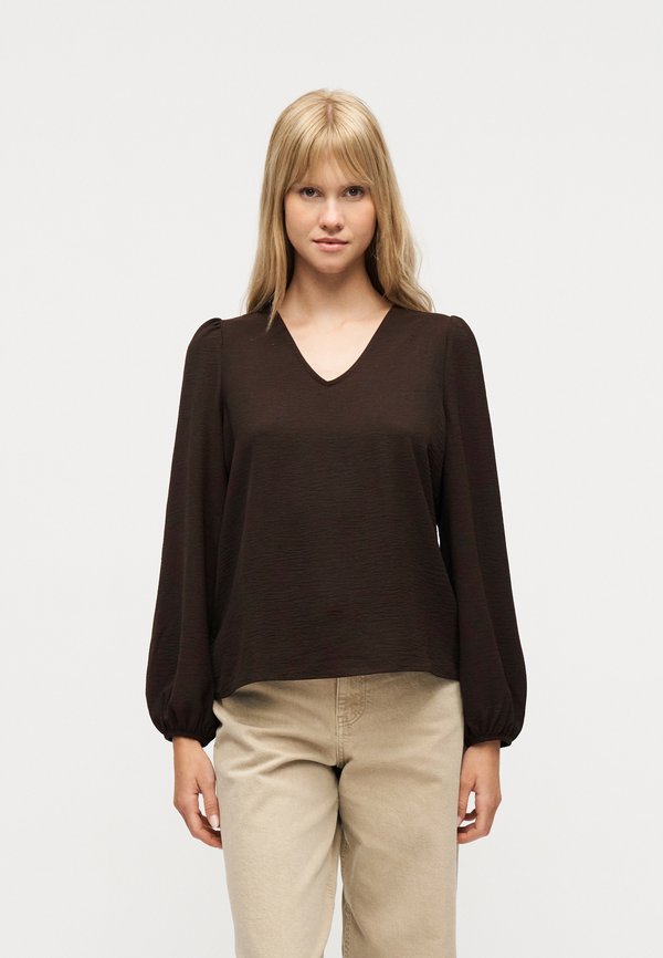 Vero Moda VMALVA V NECK - Blouse - chocolate torte
