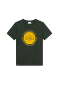 Grünes Baumwoll-T-Shirt mit rundem Ausschnitt. Gelber Grafikdruck mit "LES DEUX COPENHAGEN" und Basketball-Design auf der Vorderseite.