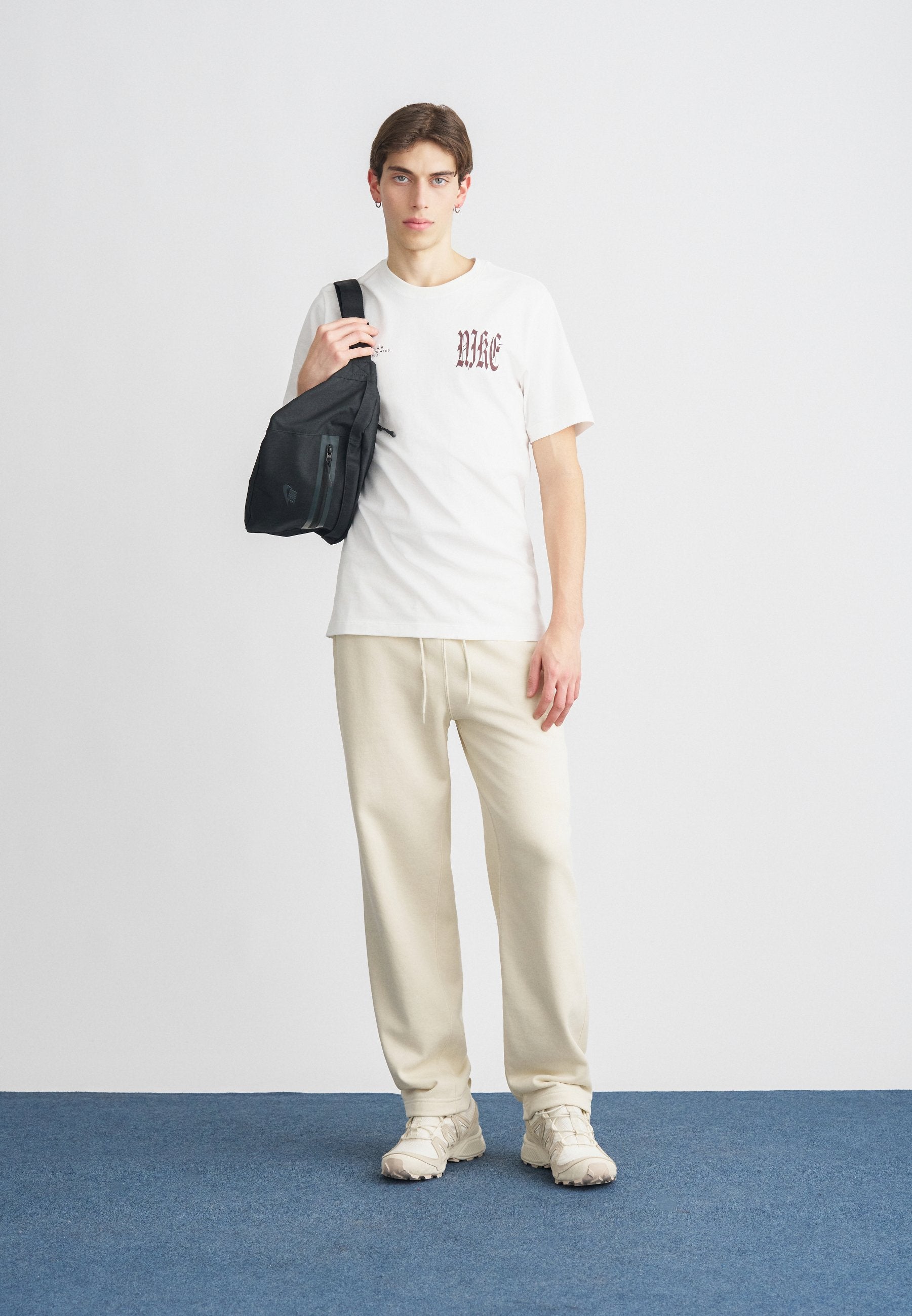 Nike Sportswear TEE WE FLOAT