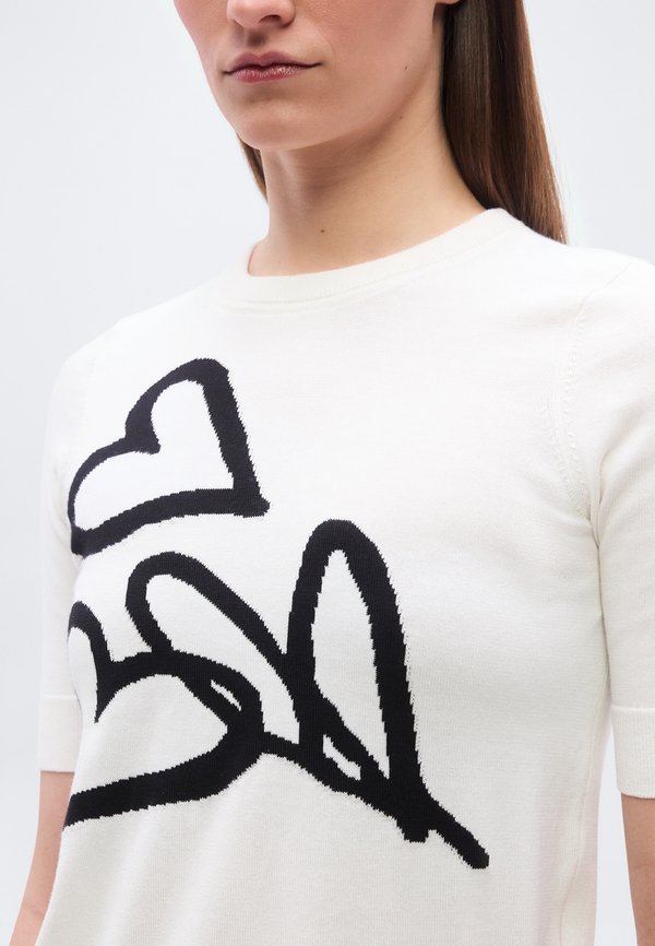 DKNY GRAFFITI HEARTS