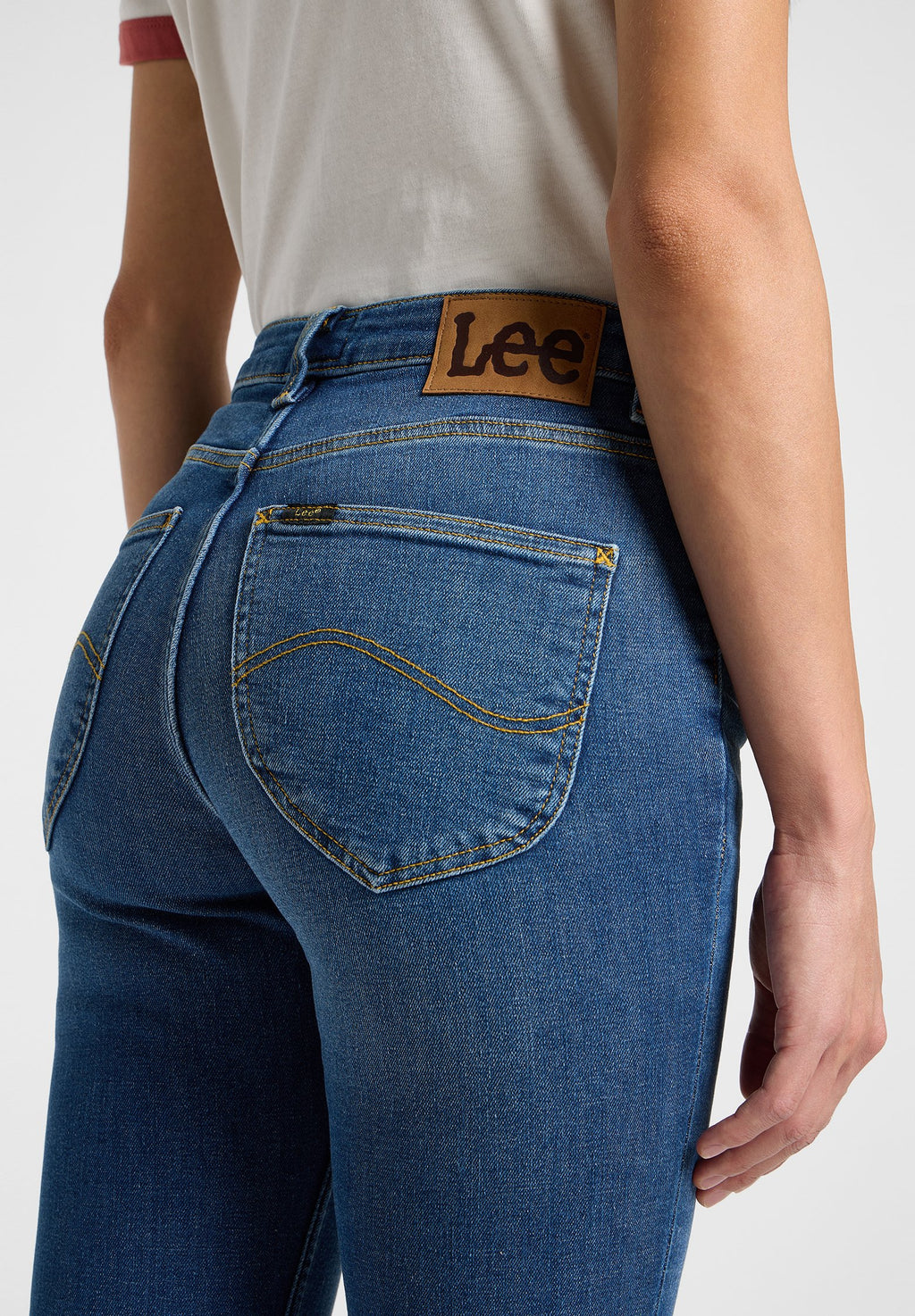 Lee SCARLETT HIGH