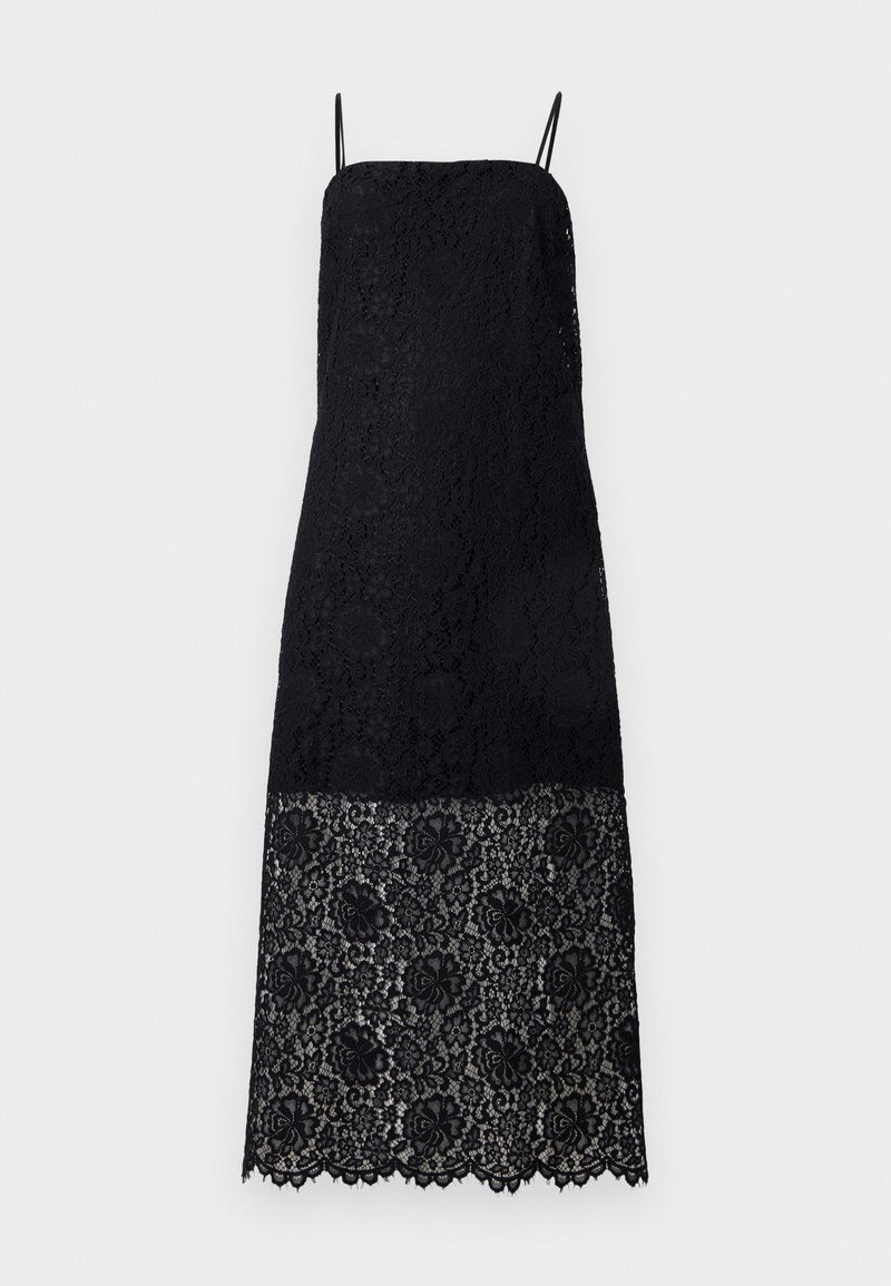 Schwarzes Spitzenkleid mit Spaghetti-Trägern, das mit filigranen Blumenmustern verziert ist. Der Saum ist gewellt und fügt dem Stoffdesign Detail hinzu.