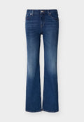 Dunkelblaue Jeans aus Denim mit leicht ausgestelltem Bein, vorderer Knopf- und Reißverschluss sowie Front- und Gesäßtaschen vor neutralem Hintergrund.