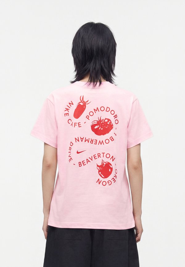 Nike Sportswear CAFE TOMATO TEE - Print T-shirt - pink foam