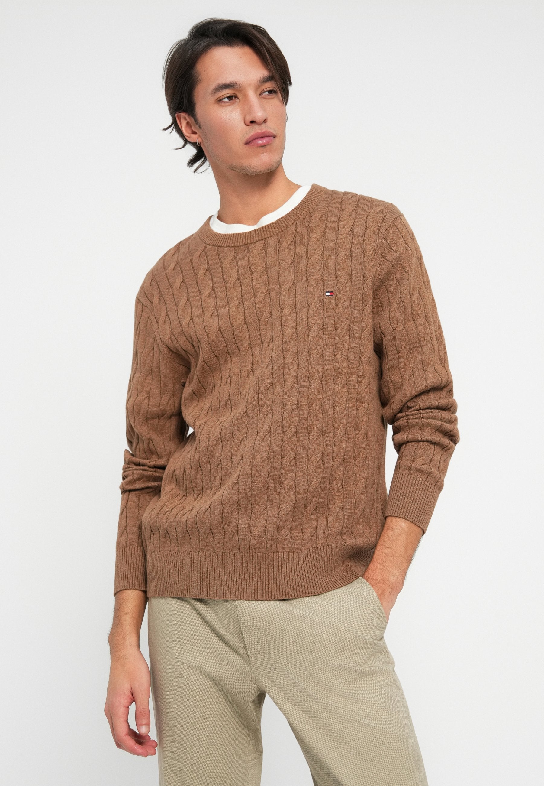 CLASSIC CABLE CREW NECK  ELEVATED ESSENTIALS Media 5