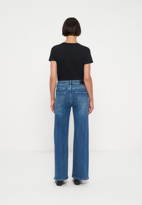 DKNY
