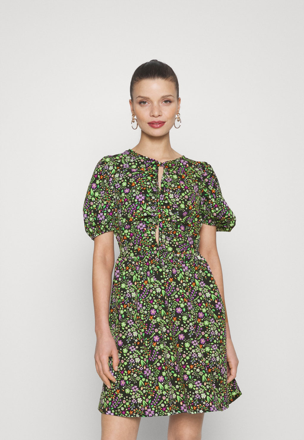 Noisy May Petite NMDEVON  CUT OUT SHORT DRESS PETITE