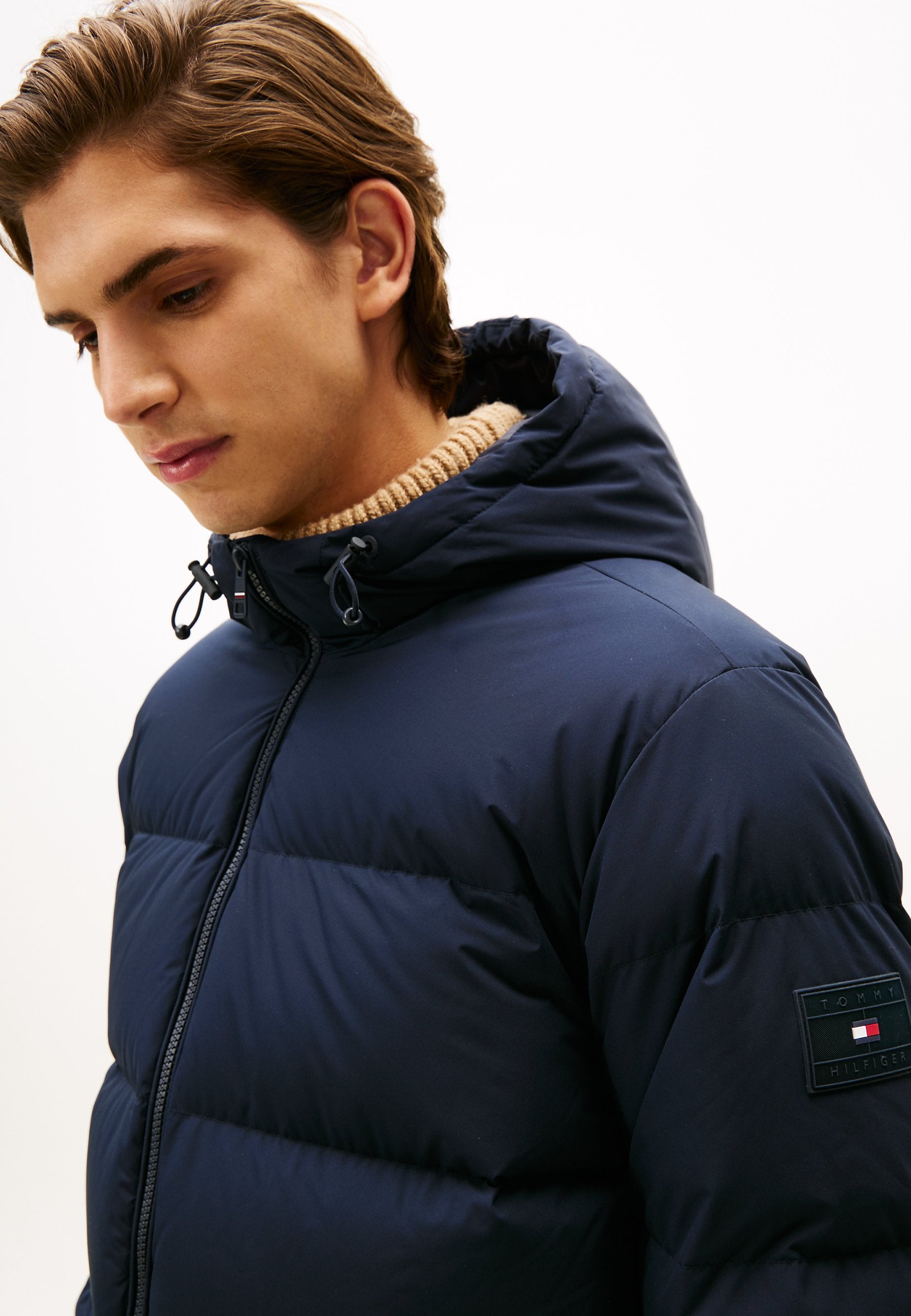 HOODED PUFFER Media 5