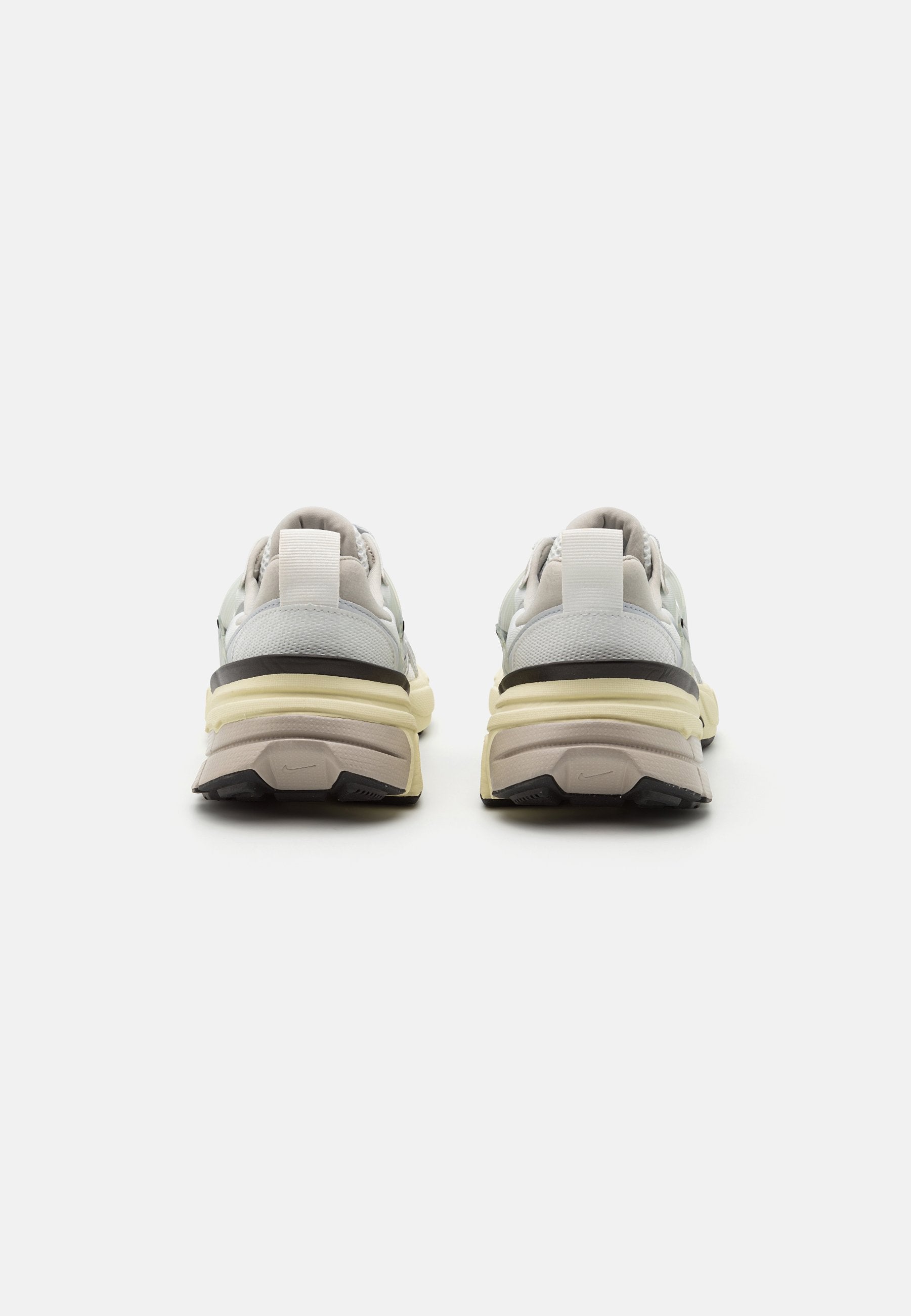 Nike Sportswear V2K RUN