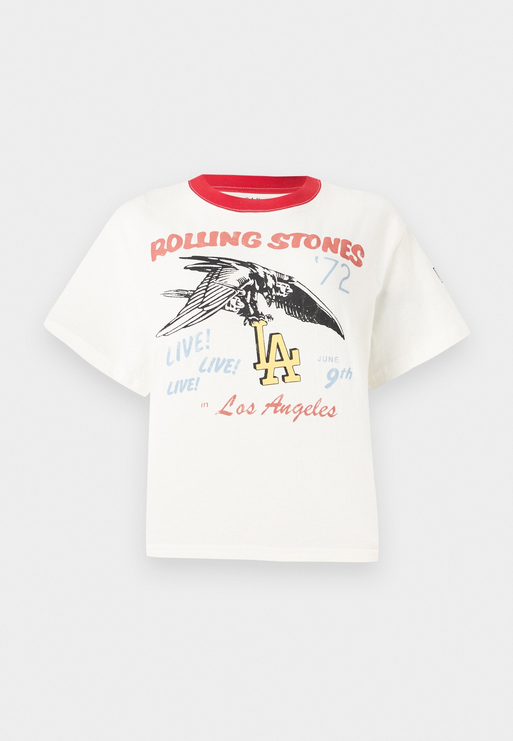 Weißes Baumwoll-T-Shirt mit rotem Rundhalsausschnitt, das ein Grafikmotiv eines Vogels, den Text "Rolling Stones '72" und Designelemente mit "LA" in verschiedenen Farben zeigt.