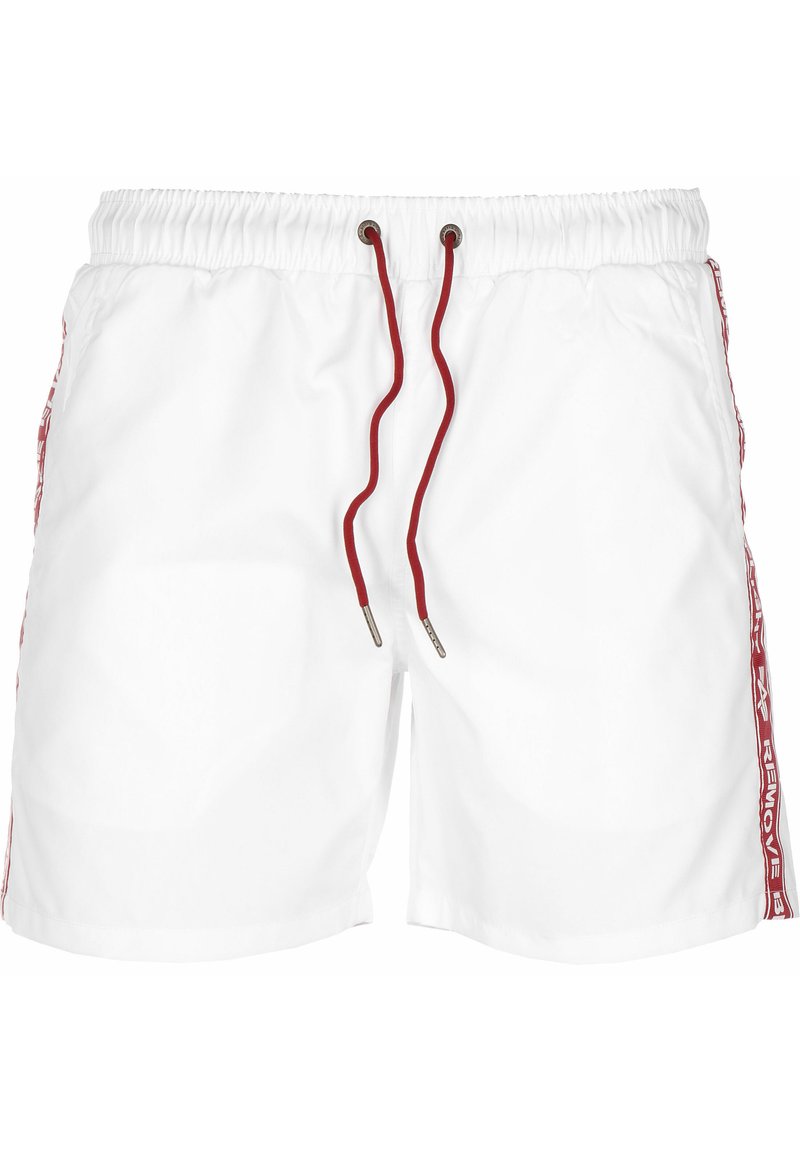 Weiße Schwimmshorts mit ropem Kordelzug und roten Seitenstreifen, die weißen Text aufweisen, elastischem Taillenbund und Seitentaschen.