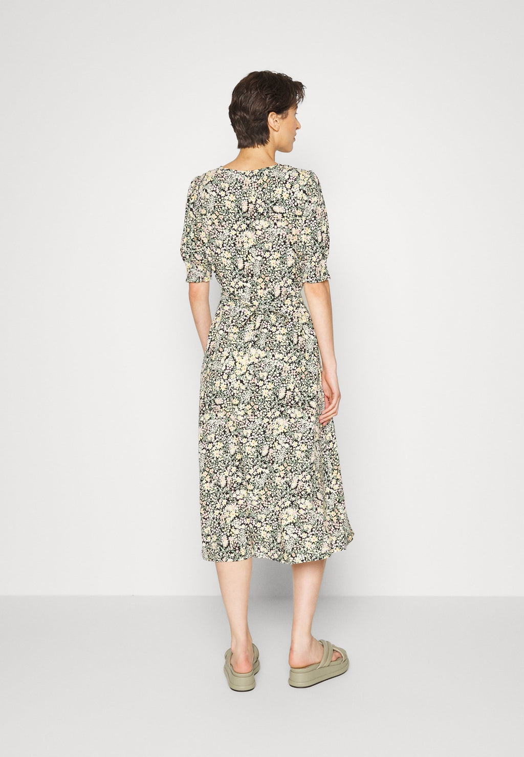 ONLFREDERIKKE V NECK BELT DRESS Media 4