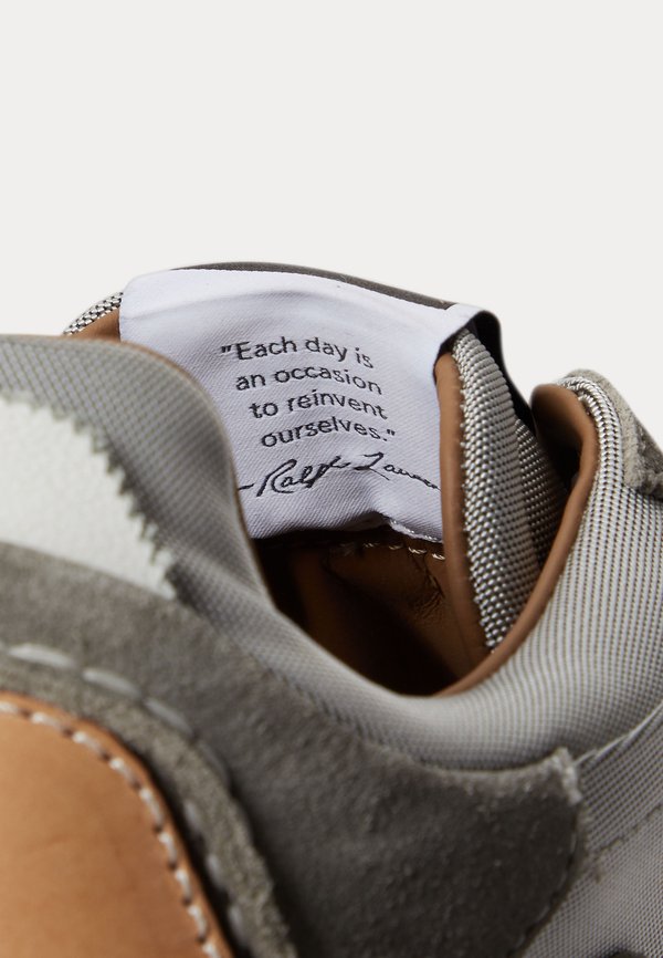 Polo Ralph Lauren MODERN TRAINER 200 SUEDE PANELED SNEAKER
