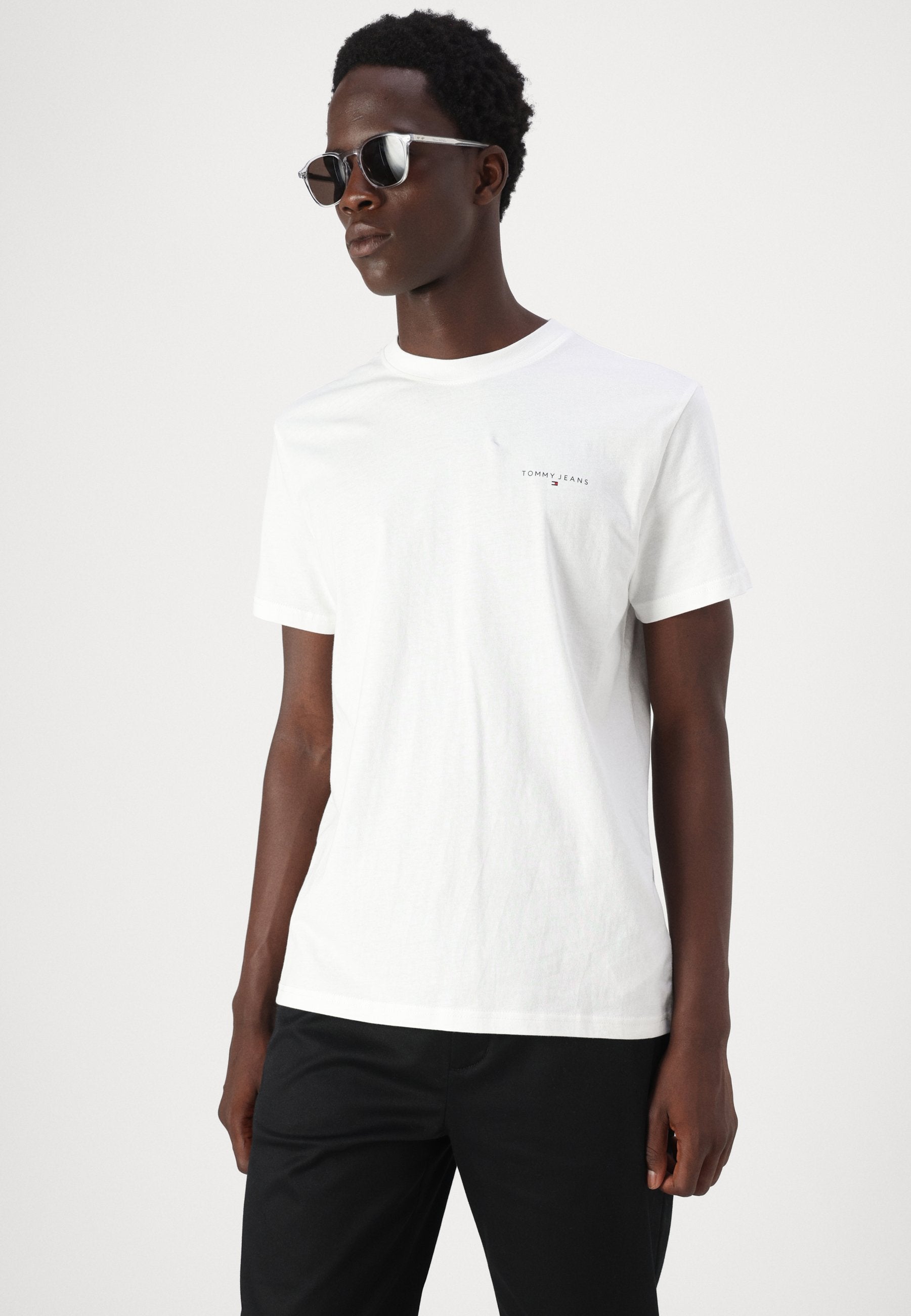 Tommy Jeans SLIM LINEAR CHEST TEE